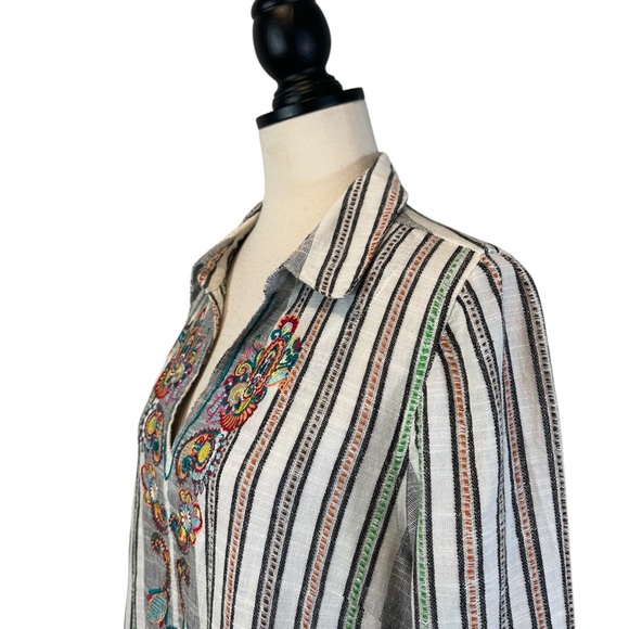 Soft Surroundings Boho Tunic Gray White Stripe Embroidered Floral V-Neck, Size M - Picture 5 of 13